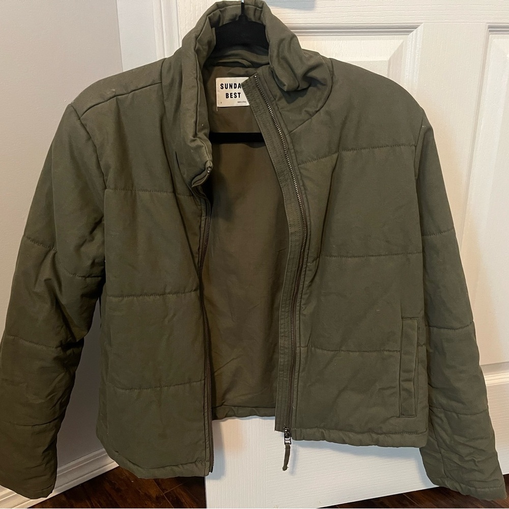 Aritizia Sunday Best green quilted jacket. Size small